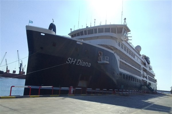 QTerminals Antalya Limanı, lüks yolcu gemisi SH Diana’yı ağırladı