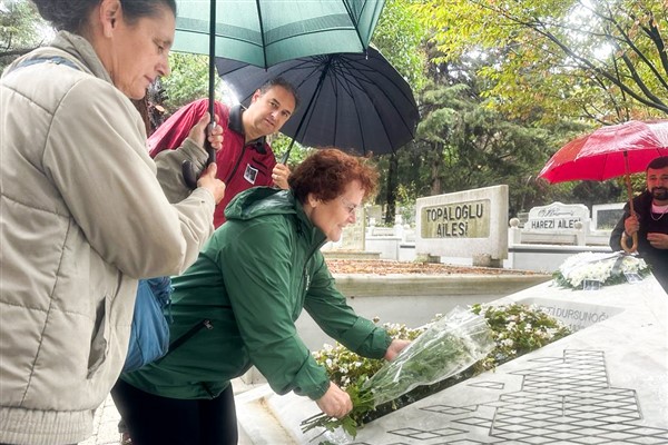 Seyfi Dursunoğlu, ÇYDD tarafından doğum gününde anıldı