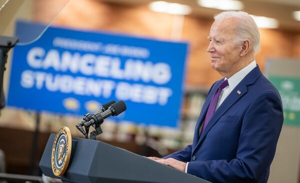 Biden: “İlçe yetkilileri, Amerika’ya yatırım ajandamız sayesinde fark yaratıyor”